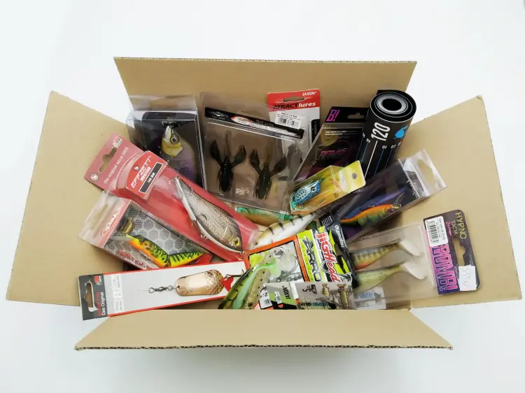 mystery-box-dla-wedkarza-wedkarski-spinningowy-gift-box-prezent-szczupakowy (7).jpg