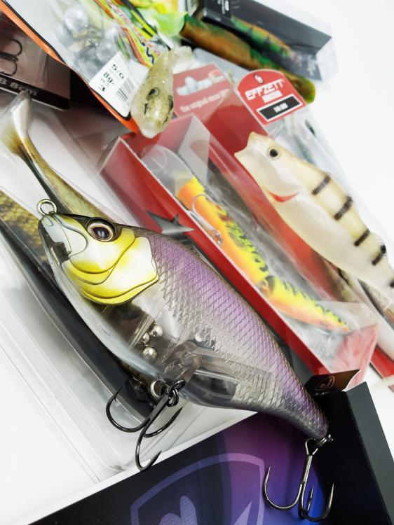 mystery-box-dla-wedkarza-wedkarski-spinningowy-gift-box-prezent-szczupakowy (6).jpg