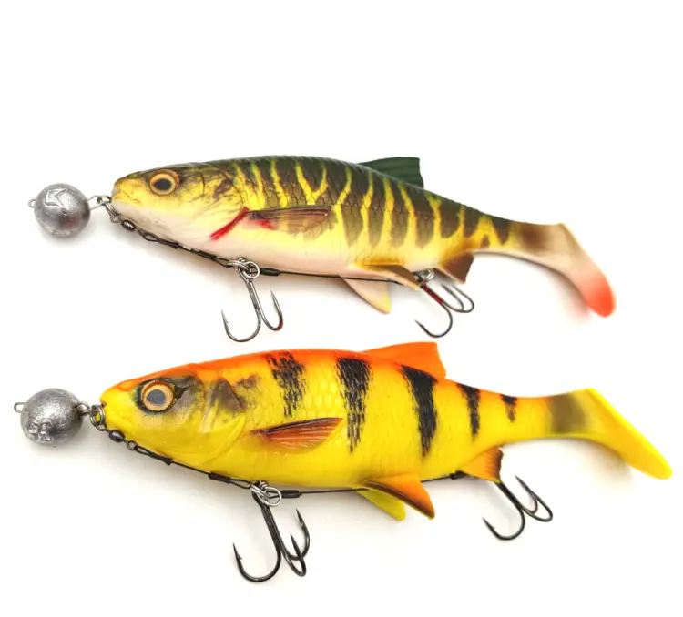 zestaw-duzych-gum-na-szczupaki-savage-gear-uzbrojone-kopyta-w-dozbrojke-river-roach-22cm (3).jpg