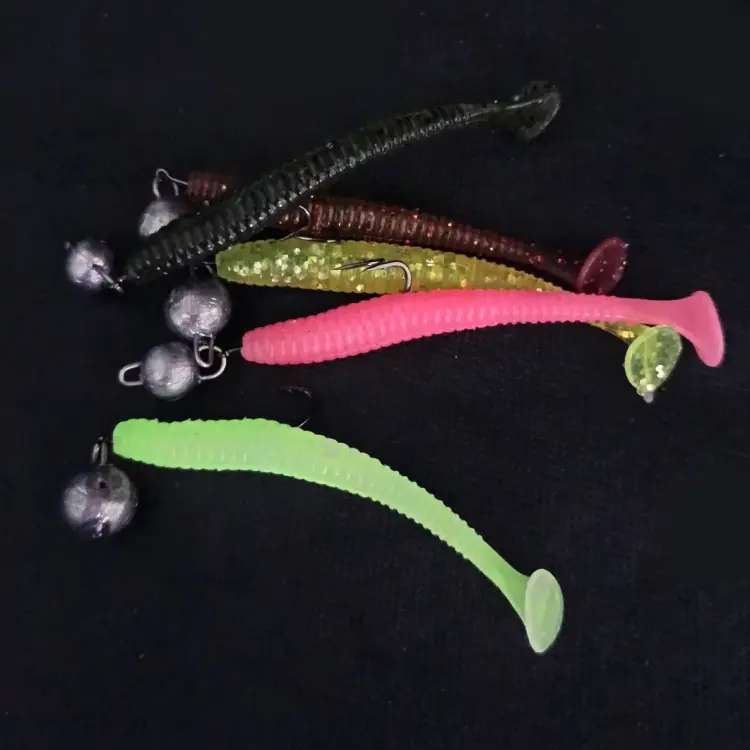 lucky-john-s-shad-2,8-cala-uzbrojone-gumki-na-okonia-czeburaszka (2).jpg