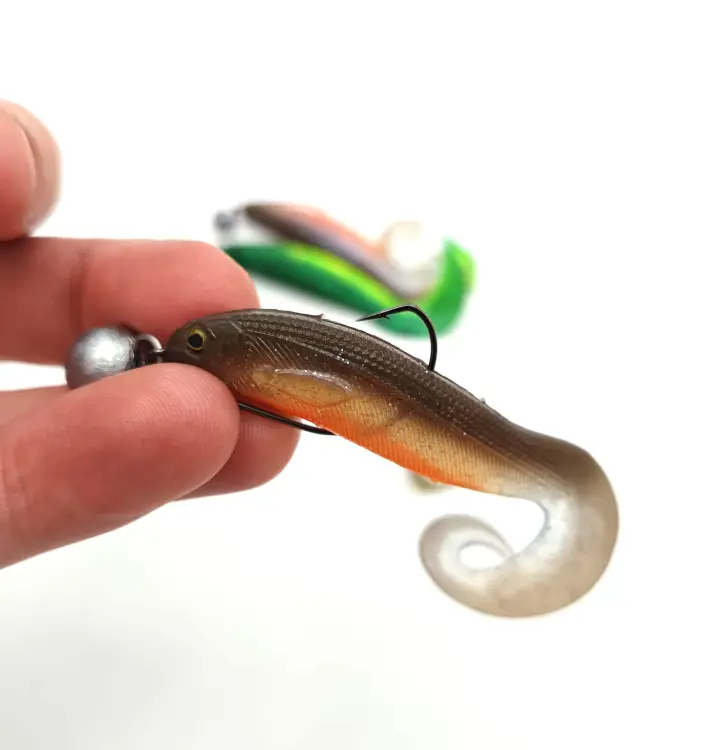 westin-curltail-8,5cm-uzbrojone-offsetowo-gumki-czeburaszka (4).jpeg