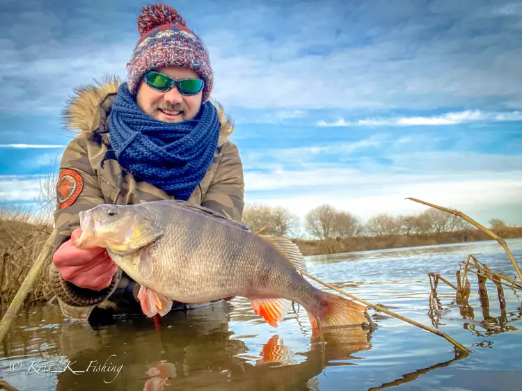 CCGRA08-GRAVITY-Captivate-Pol-Smoke-Grey-Matte-Black-Frame-(Black Ops)-7.jpg