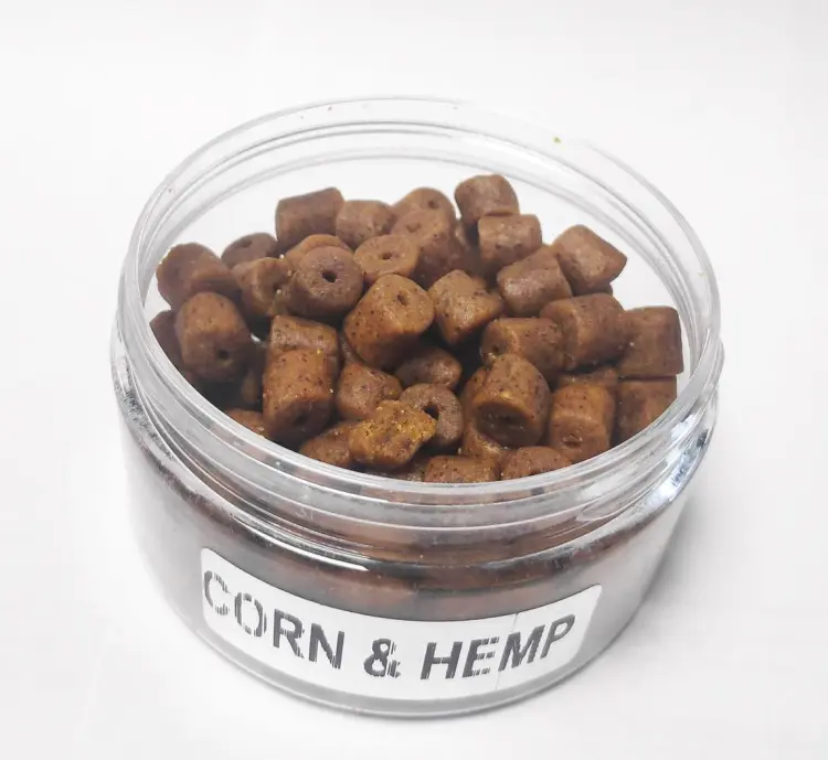 VBG-pellet-haczykowy-adder-carp-corn-hemp-2.jpg